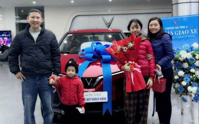 Khách Việt đổi từ xe xăng sang VinFast VF 5: “Xe bốc, vợ con hết say xe, chi phí bằng 0”