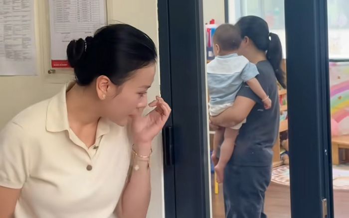 Phương Oanh rơi nước mắt khi chăm con nhỏ, các 'mẹ bỉm' đều đồng cảm với nỗi lòng