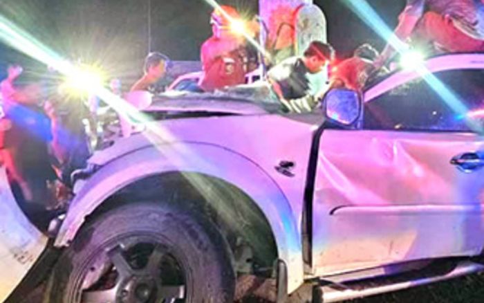 Nữ y tá dừng xe cứu người, gục ngã khi biết danh tính nạn nhân