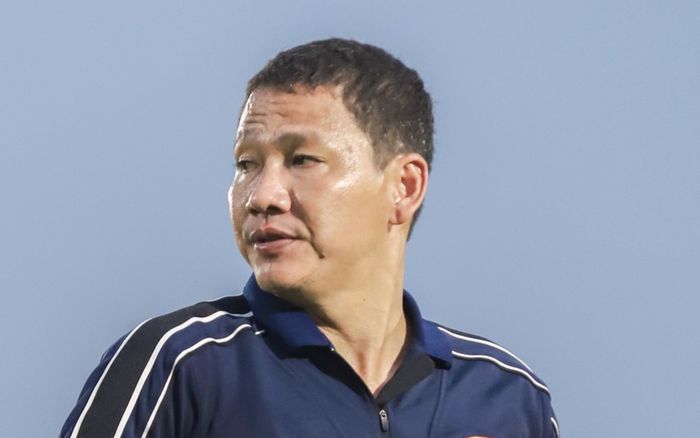 Huyền thoại bóng đá Việt Nam nói thẳng trọng tài thiên vị đội của Công Phượng