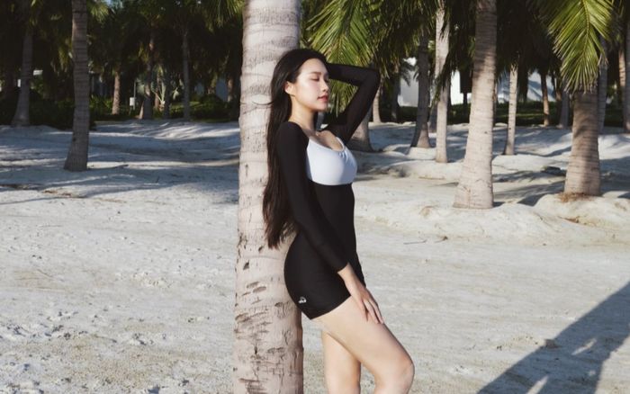 Vợ Đoàn Văn Hậu gây sốt với hình ảnh đời thường khác lạ