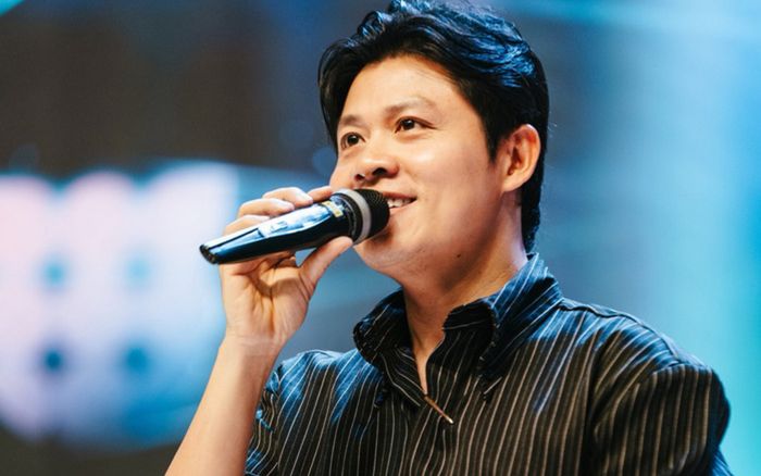 Sáng tác loạt ca khúc 'huyền thoại', Nguyễn Văn Chung sở hữu giọng hát ra sao?