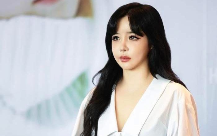 Park Bom (2NE1) lại khiến fan hâm mộ lo lắng