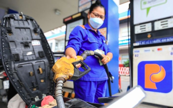 Giá xăng dầu hôm nay 16/9: Tăng rất mạnh