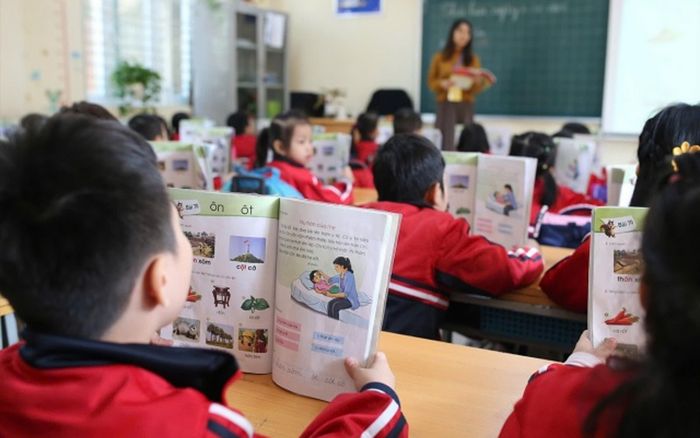 Từ 2030: Toàn quốc dùng chung một bộ sách giáo khoa, miễn phí cho học sinh