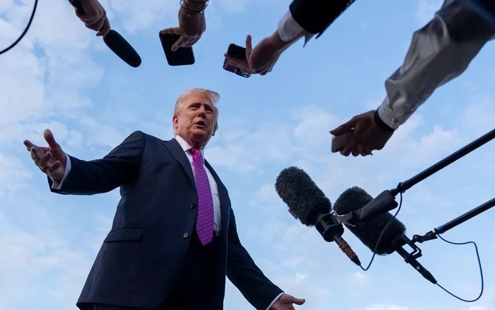 Ông Donald Trump tuyên bố khởi kiện, đòi bồi thường 15 tỷ đô