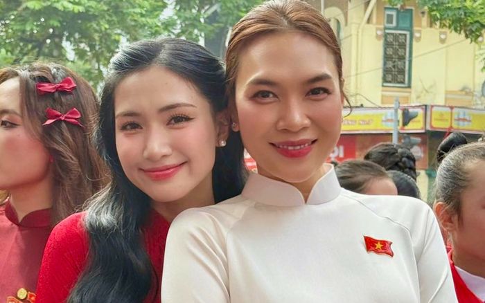 Hòa Minzy quá giống Mỹ Tâm