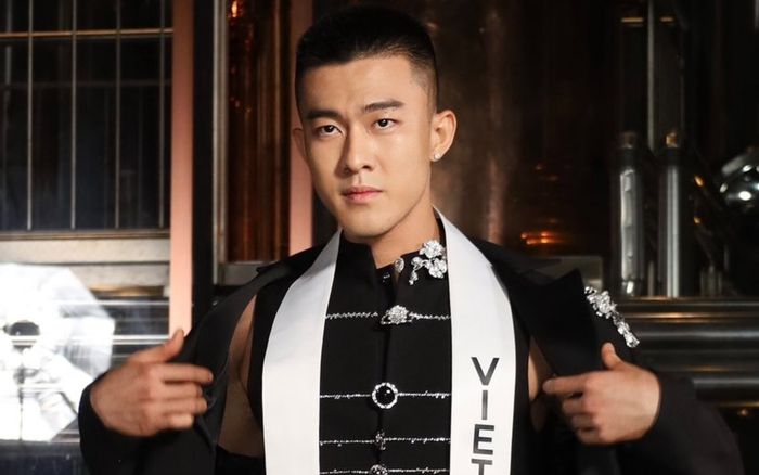 Khán giả quốc tế sốc vì Công Vinh mặc vest với quần bơi ở Mister International 2025