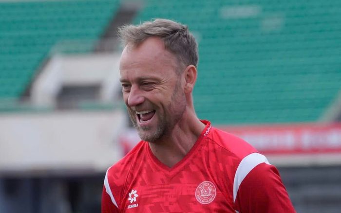 Thách thức lớn cho HLV Polking ở Trung Quốc