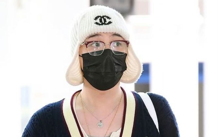 G-Dragon tiếp tục gây bão với phong cách thời trang 'bà ngoại'