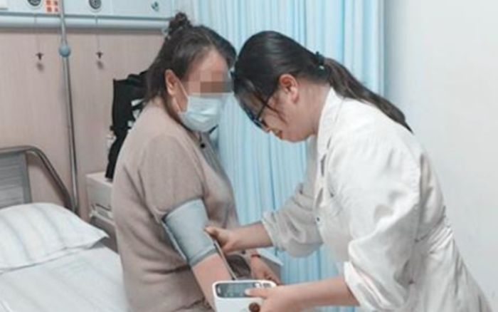 Uống nước ngọt không đường thay nước lọc, người phụ nữ 67 tuổi gặp biến chứng nặng