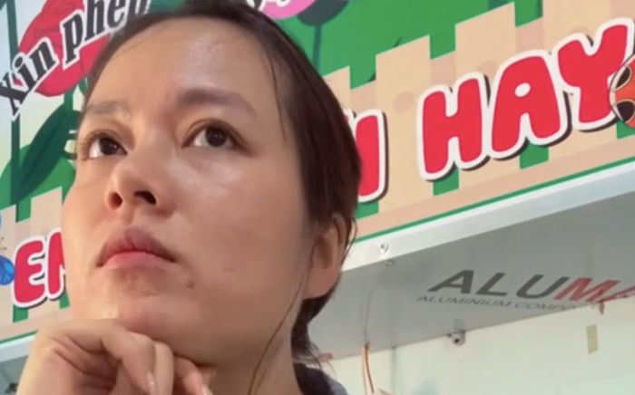 Clip: Thấy học trò bị cười cợt vì 'không có mẹ', cô giáo bình tĩnh giảng dạy khiến ai cũng nể phục