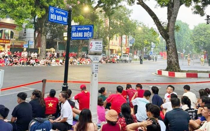 Thời tiết đẹp như lòng người, Hà Nội rộn ràng sự kiện A80