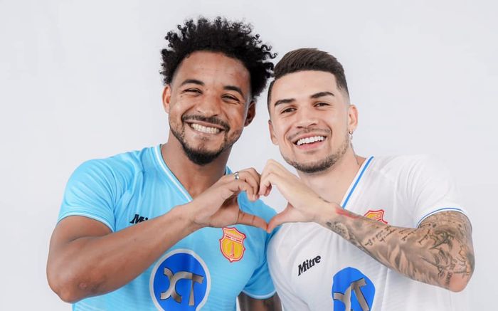 Nguyễn Xuân Son và Đỗ Hoàng Hên gây xúc động