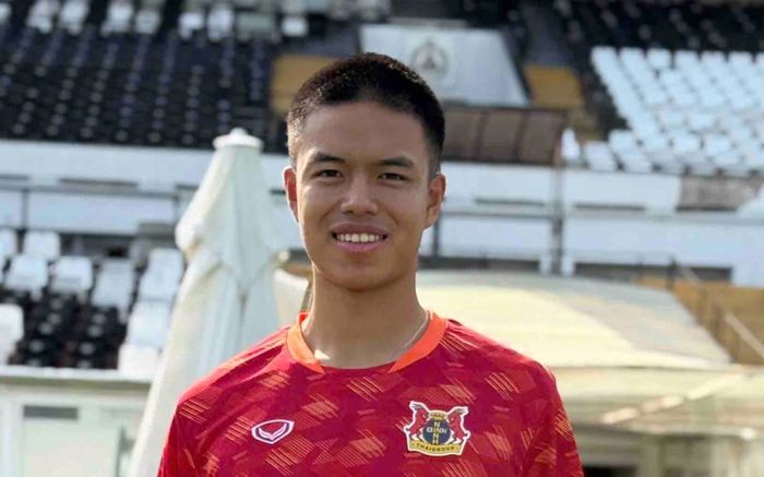 HLV Kim Sang Sik loại tiền vệ Việt kiều Trần Thành Trung