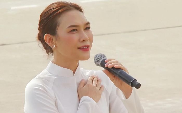 Mỹ Tâm gặp sự cố sau khi 'gây sốt' tại lễ diễu binh, diễu hành A80