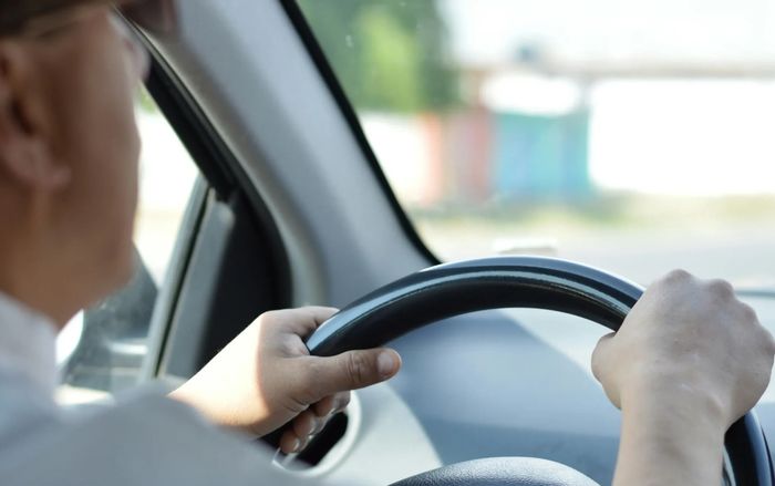 8 năm không nộp tiền phạt vì lái xe khi say rượu, người đàn ông được con trai 'giải cứu'