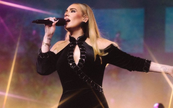 Xôn xao Adele là nghệ sĩ 'cầm trịch' sân khấu Super Bowl 2026?