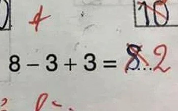 Bài toán '8-3+3=8' bị gạch sai, cô giáo đưa ra đáp án và lời phê khiến dân tình tức anh ách