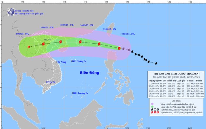 Siêu bão RAGASA áp sát, gió giật kinh hoàng