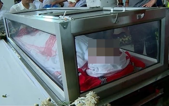 Nam ca sĩ nổi tiếng qua đời khi đi lặn biển khiến cả showbiz bàng hoàng