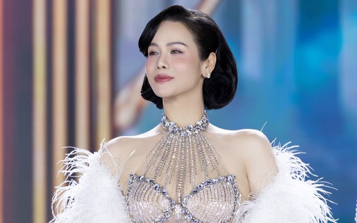 Nhật Kim Anh nói gì khi bị so sánh với bạn gái của chồng cũ?