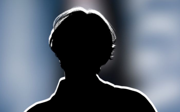 Một nam ca sĩ bất ngờ quay trở lại mạng xã hội sau loạt bê bối