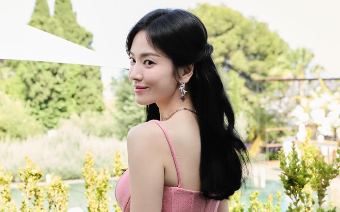 Song Hye Kyo bị réo gọi giữa lúc video Hyun Bin - Son Ye Jin gây sốt