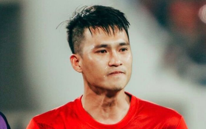 Số phận trái ngược của hai cầu thủ Việt Nam giành QBV lúc 19 tuổi