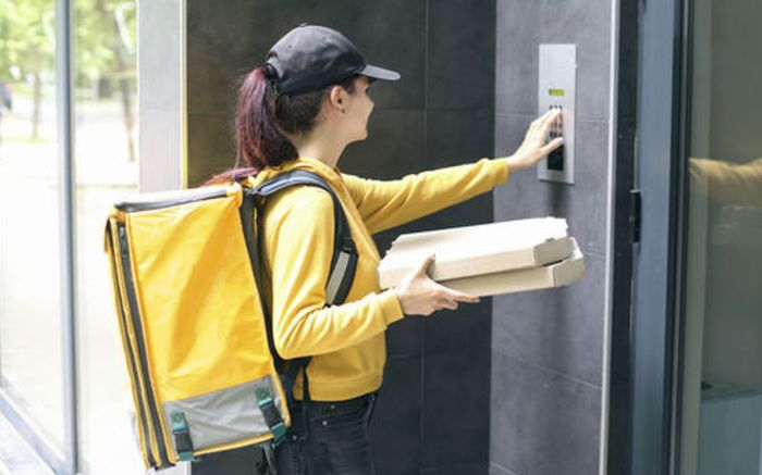 Từ chối mua một món đồ cho khách, nữ tài xế giao hàng bị phạt hơn 50 triệu đồng