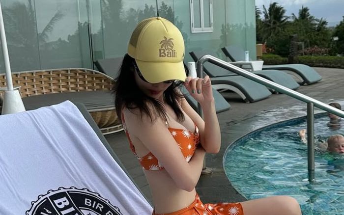 Sắc vóc của Dara (2NE1) khi diện đồ bơi hai mảnh gây sốt