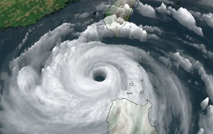 Siêu bão RAGASA đang hoành hành ra sao?