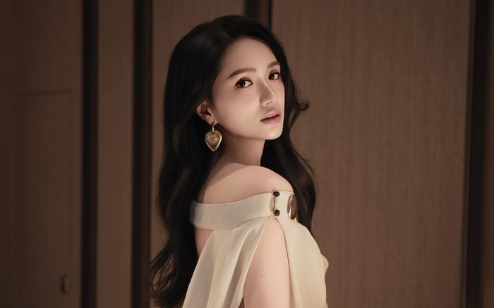 Chờ đợi vào Hương Giang