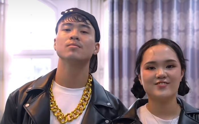 Duy Mạnh được vợ tặng quà giống Văn Toàn