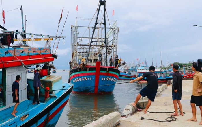 Nhiều địa phương cấm biển trước diễn biến phức tạp của bão RAGASA