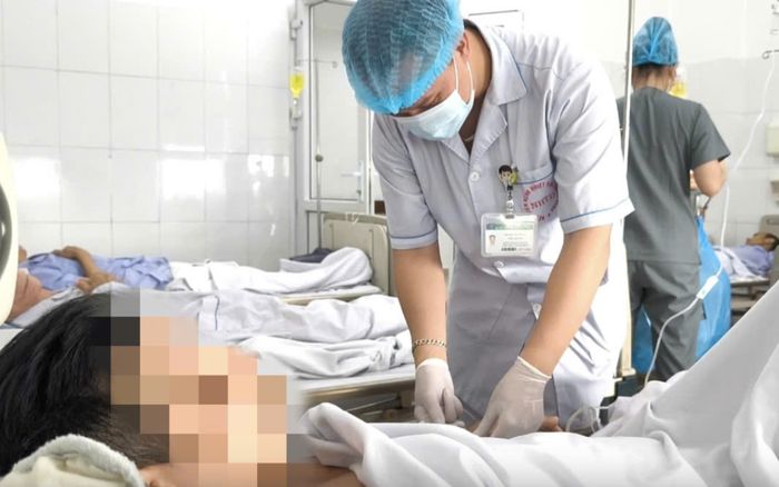 Nam thanh niên bị thủng ruột chỉ vì một mảnh xương cá