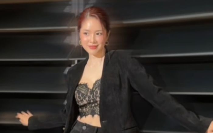 Lê Phương diện bra ren hở bạo khoe sắc vóc căng tràn ở tuổi 40