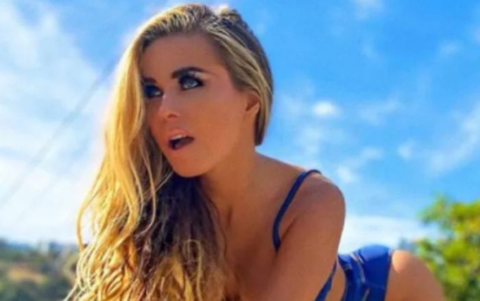 Nữ người mẫu nổi tiếng một thời gây sốt khi khoe body nuột nà ở tuổi 53