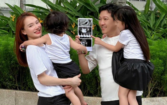 Vợ chồng Trường Giang - Nhã Phương sắp đón con thứ ba