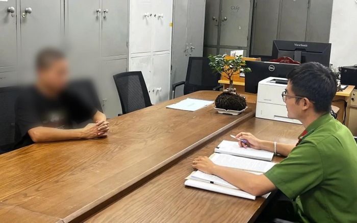 Đã rõ nhóm đối tượng hút chất thải từ bể phốt tòa nhà rồi đổ xuống sông Tô Lịch