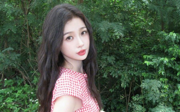 Chiêu trò của Ngu Thư Hân gây tranh cãi