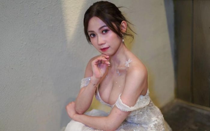 Nữ diễn viên hoảng loạn trước nguy cơ mất thị lực