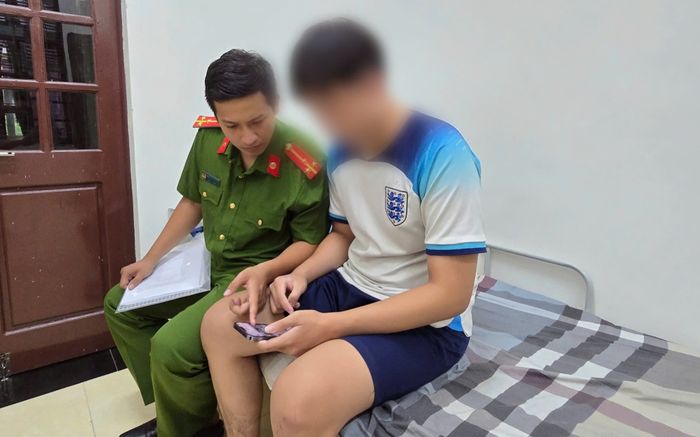 Nam sinh được tìm thấy ở nhà nghỉ một mình trong trạng thái hoảng loạn, lý do là gì?