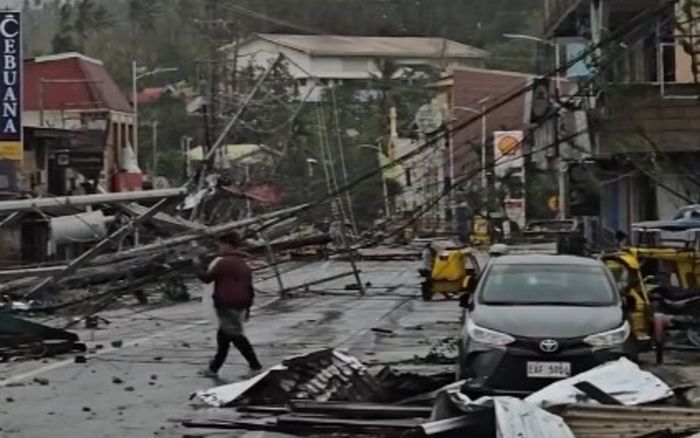 Kinh hoàng cảnh tượng bão Bualoi quét qua Philippines