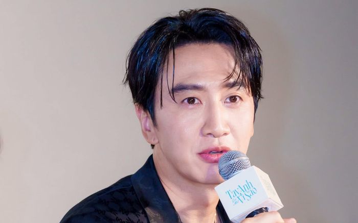 Lee Kwang Soo chính thức trở lại Việt Nam vào tháng 10