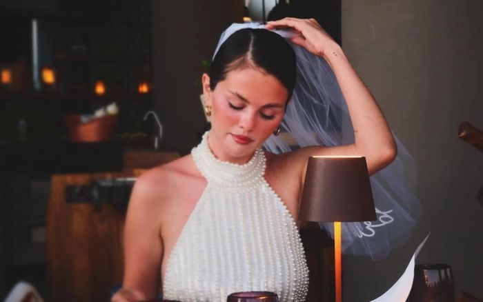 Xôn xao thông tin nữ ca sĩ nổi tiếng làm đám cưới với bạn trai hơn 4 tuổi