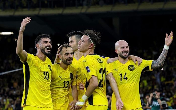 Liên đoàn Bóng đá châu Á nói thẳng về vụ 7 cầu thủ nhập tịch của Malaysia