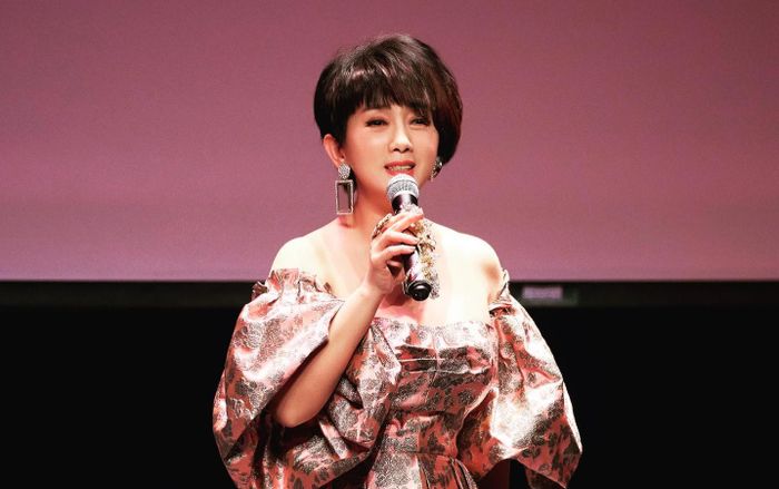 Nữ ca sĩ U70 nổi tiếng showbiz từng gánh nợ 90 tỷ nay mở liveshow, diện mạo gây xôn xao