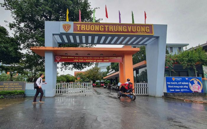Lý do trường học vẫn mở cửa đón học sinh, dù tỉnh yêu cầu nghỉ tránh bão số 10