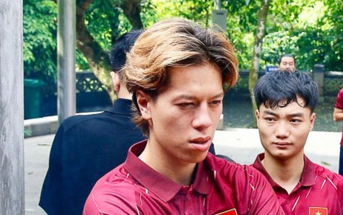 Tình cảnh đảo ngược với tiền vệ Viktor Lê